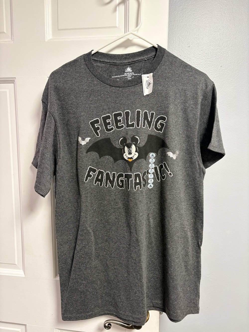 Mickey Mouse Feeling fangtastic Disney Halloween tshirt size medium NEW spooky